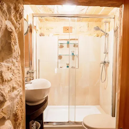 Matli - A Beautiful Gozo Getaway Villa *